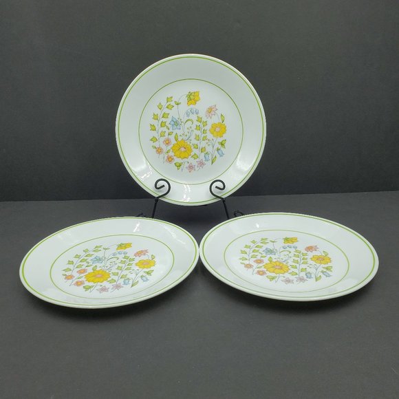 Corelle Meadow Salad Plates Corning 8.5" Yellow Blue Pink Floral Lunch Plates - Picture 1 of 6